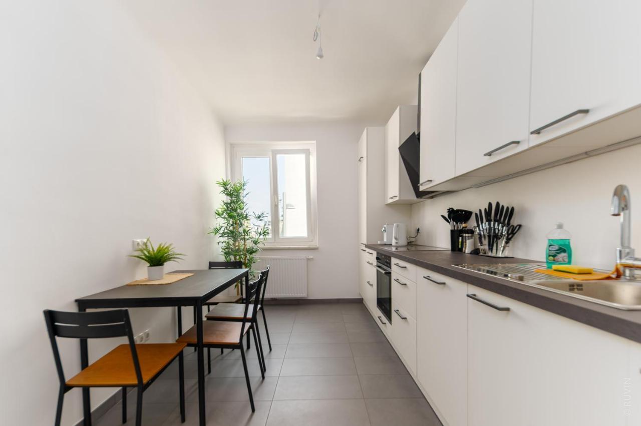King Bed Home, 3 Bed Rooms, Perfect For Long Term Stay Wien Eksteriør bilde